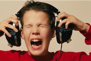 Apple sued: Can you hear me now?