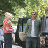 Gwen Stefani slips a bra