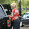 Gwen Stefani slips a bra