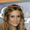 Ashlee Simpson promotes Skeckers shoes