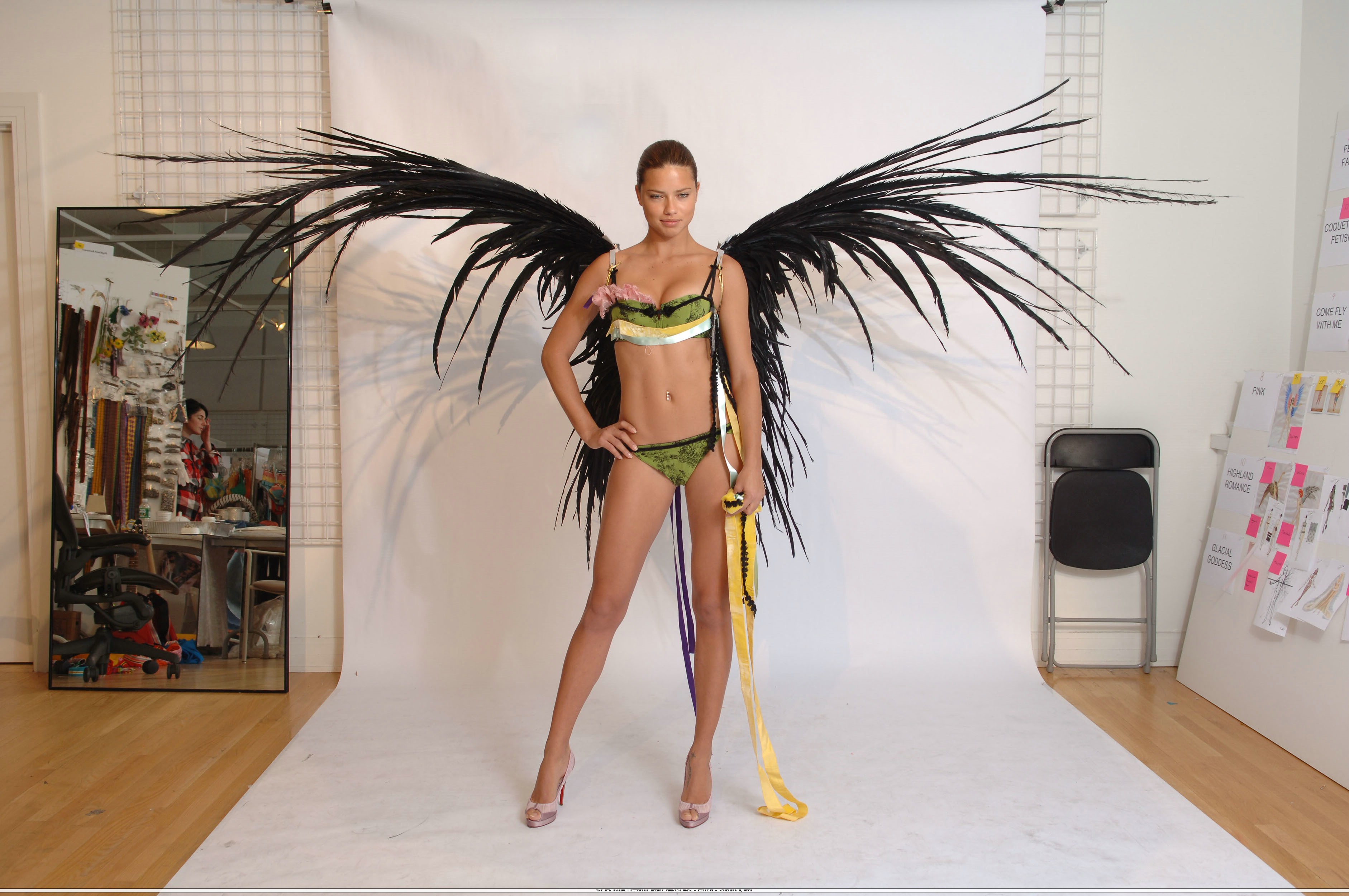 Victoria's Secret Angels Fashion Show pictures Adriana Lima