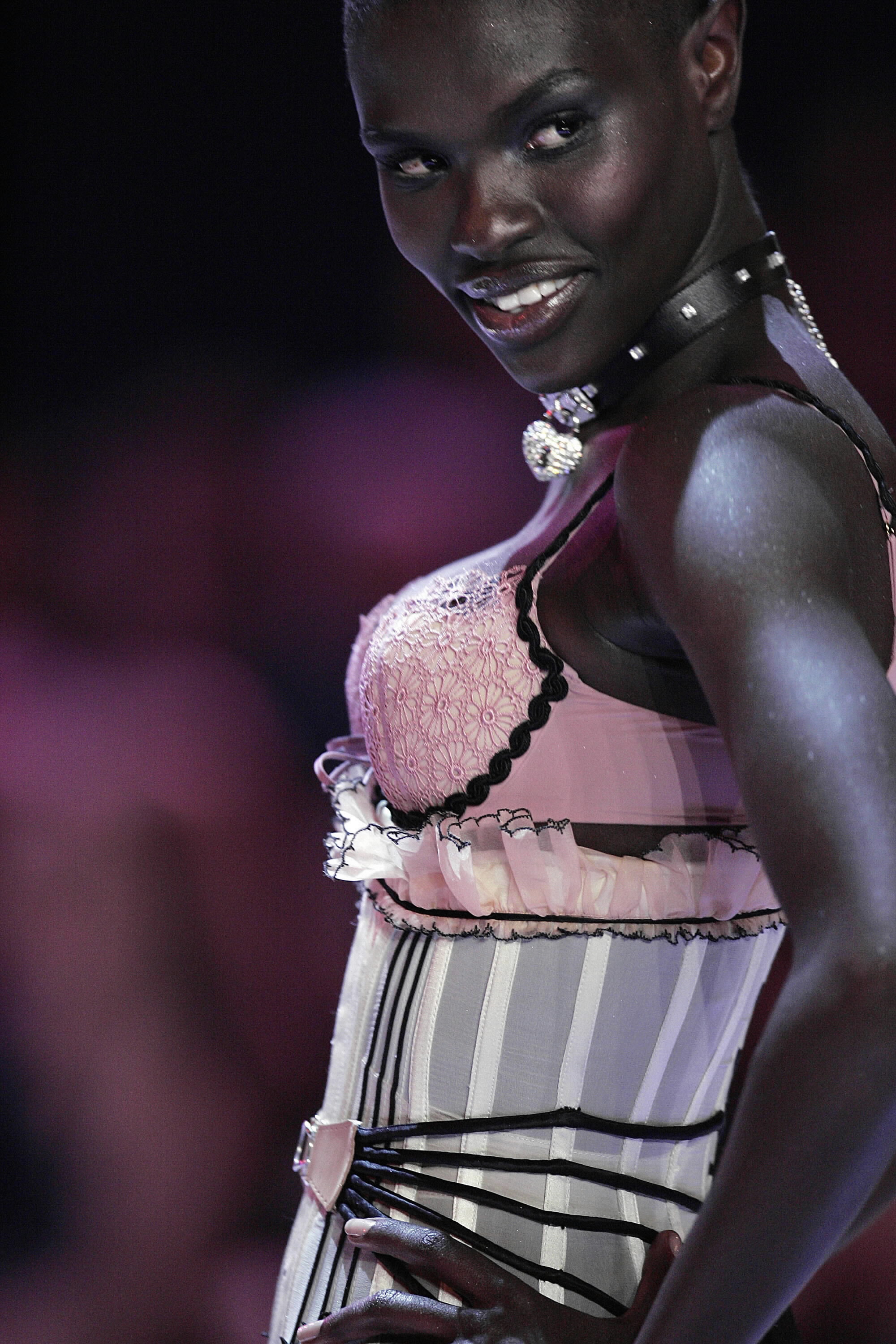 Victoria's Secret Angels Fashion Show pictures