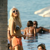 Christina Aguilera exposed her pink bikini