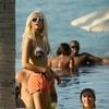 Christina Aguilera exposed her pink bikini