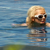 Christina Aguilera exposed her pink bikini