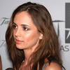 Eliza Dushku exposed her cleavage in a silk dress
