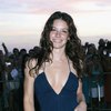 Evangeline Lilly exposed her plunging cleavage