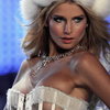 Hana Soukupova exposed her bra and panties for Victorias Secret