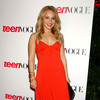 Hayden Panettiere exposed her cleavage in a red dress