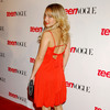 Hayden Panettiere exposed her cleavage in a red dress