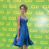 Hilarie Burton exposed her cleavage