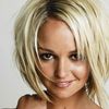 Jennifer Ellison exposed her round cleavage in a photoshoot