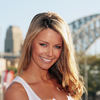 Jennifer Hawkins exposed her cleavage