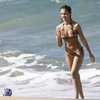 Jessica Alba exposed her striped bikini