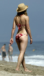 Jessica Biel exposed her cleavage in a bikini