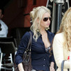 Jessica Simpson exposed her leopard bra