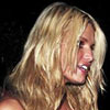 Jessica Simpson exposed her cleavage