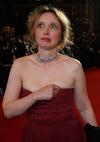 Julie Delpy exposed her cleavage in Cannes