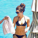 Kate Beckinsale exposed her body in a hot bikini