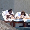 Kate Beckinsale exposed her tight white bikini