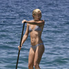 Kate Hudson exposed her striped bikini