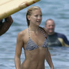 Kate Hudson exposed her striped bikini