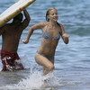 Kate Hudson exposed her striped bikini