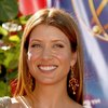 Kate Walsh exposed her cleavage