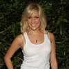 Kristin Cavallari exposed her pink bra under a tank top