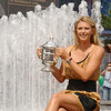 Maria Sharapova exposed her long legs