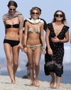 Nicole Richie exposed her string bikini