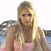 Sarah Michelle Gellar exposed her lace bra peek